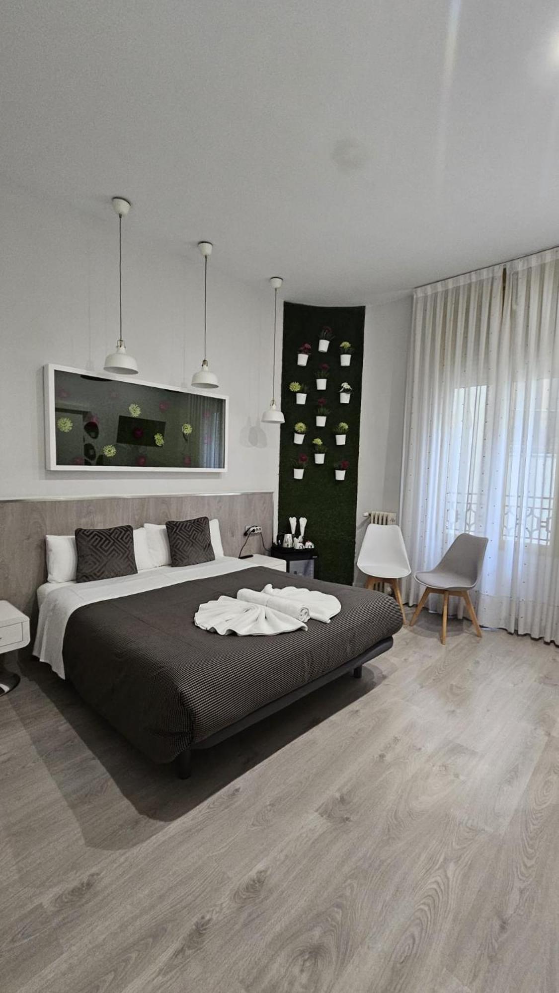 Hostal Lauria — Foto’s 1