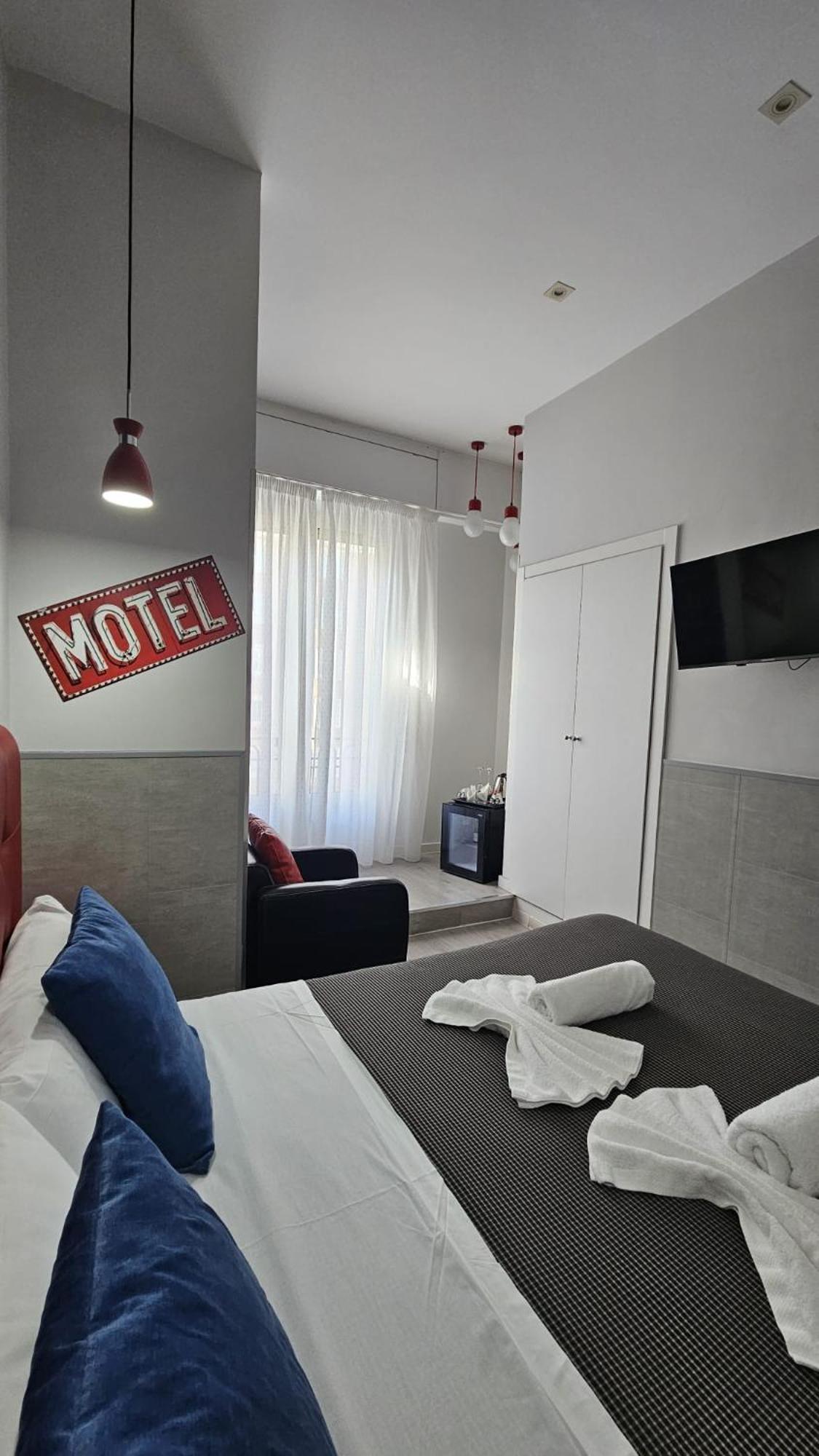 Hostal Lauria — Foto’s 3